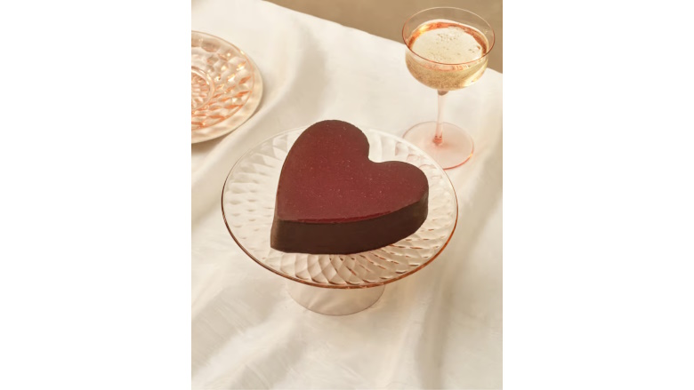 Lady M celebrates love with Mini Heart Cakes