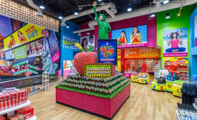 Candy chain It'Sugar debuts in Canada with West Edmonton Mall location